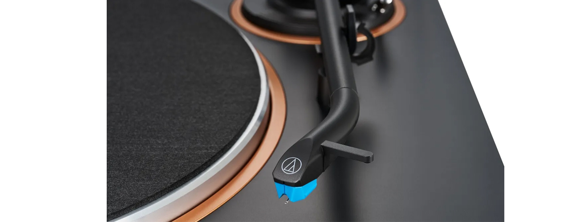 AT-LP70xBT - доступный проигрыватель Audio-Technica обеспечивает ключевые обновления своей популярной деки начального уровня